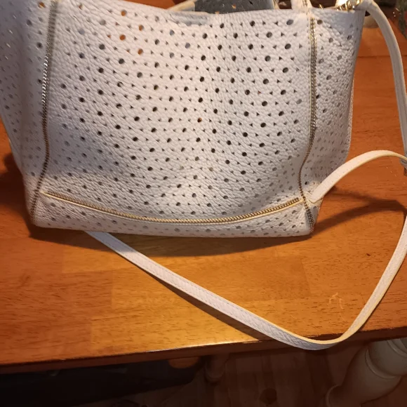 BOTKIER Elegant White Perforated Tote Bag in EUC Comes w Detachable Wristlet - Picture 13 of 17